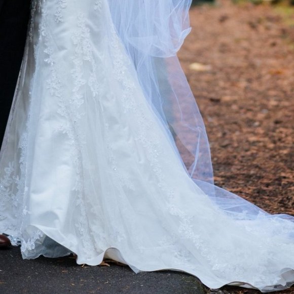LACE beaded ivory wedding dress gown train  4 - Picture 3 of 4